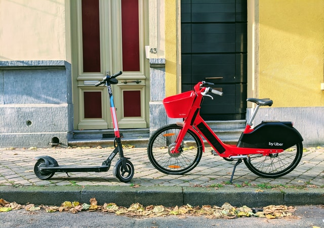 E-Scooter und Leihfahrrad E-Scooter und Leihfahrrad